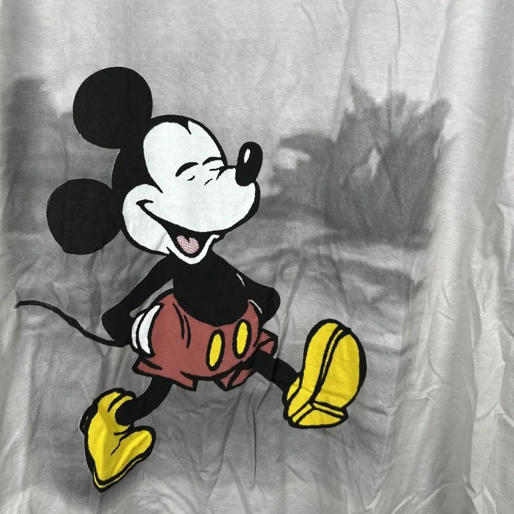 Disney Mickey Mouse T-Shirt Adults XL Gray Paint Style Print
